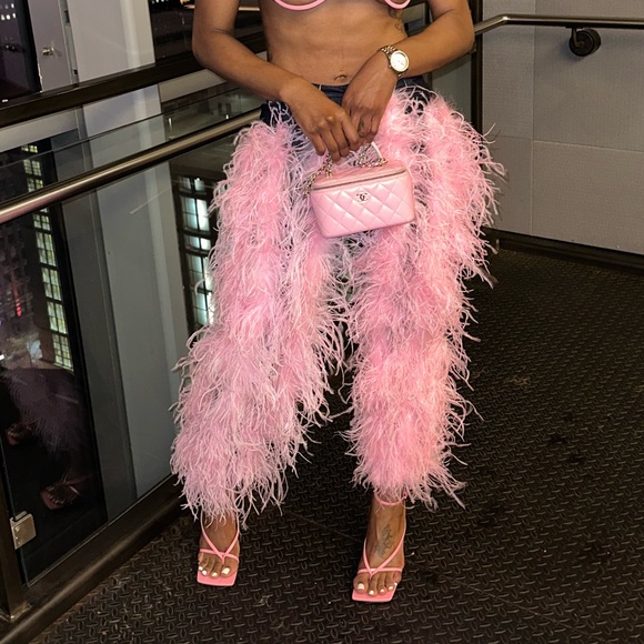 Alysse NYC Bliss Feather Denim Jeans - Picture 2 of 6